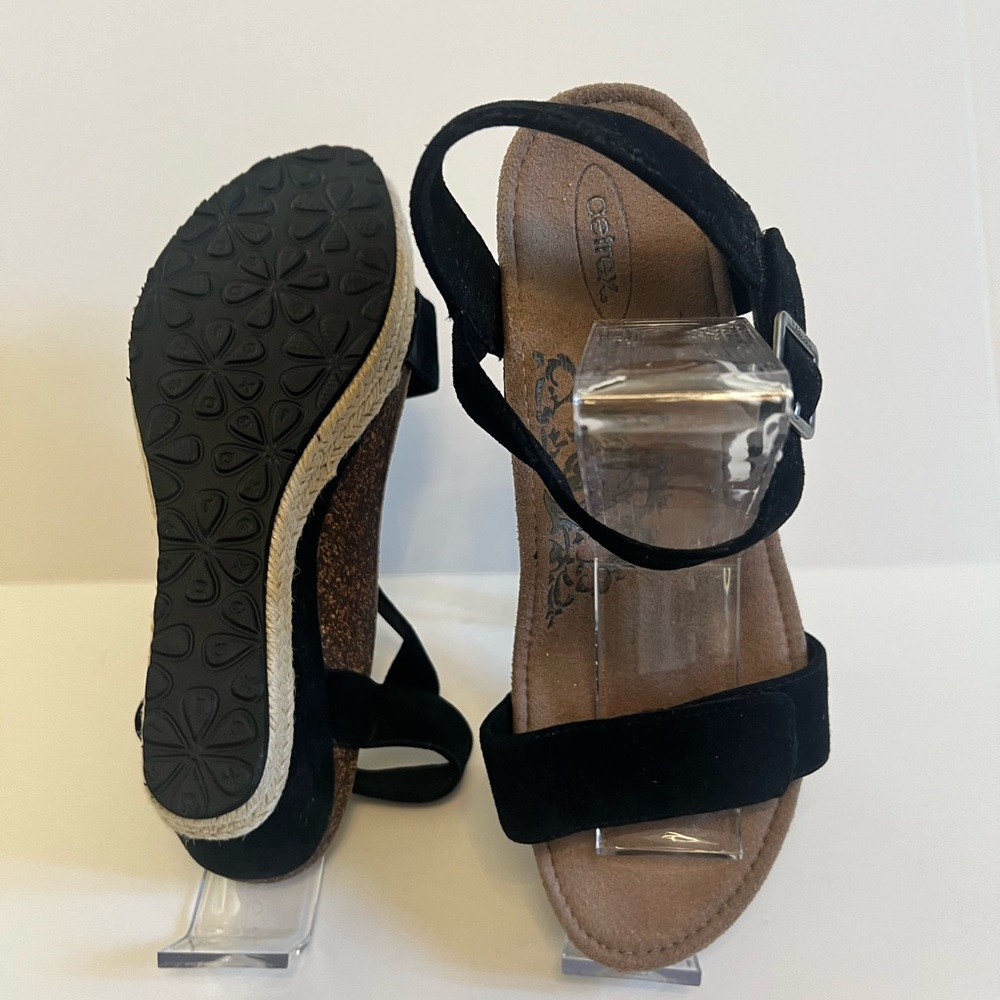 Aetrex Sydney 3 inch Wedge Suede Sandal 40 US 9-9.5  Never worn